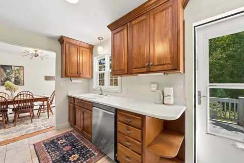 Kitchen - 4 Clough St, Bow, NH 03304 photo 4 of 5