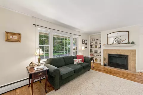Living - 4 Clough St, Bow, NH 03304 photo 1 of 3
