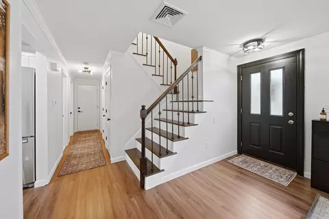 Entry Way - 17 Juniper Rd, Salem, NH 03079 photo 5 of 6