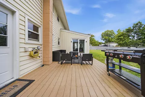Exterior - 17 Juniper Rd, Salem, NH 03079 photo 5 of 14