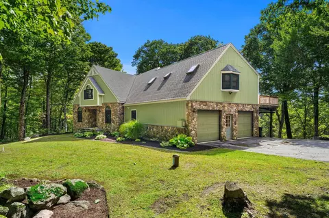 67 Old Post Rd, Newbury, NH 03255