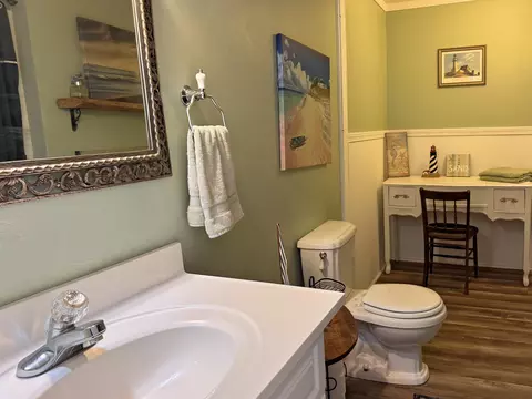 Bath - 2941 Center Rd, Hyde Park, VT 05655 photo 3 of 4