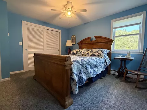 Bedroom - 163 Exeter Rd, Hampton Falls, NH 03844 photo 3 of 6
