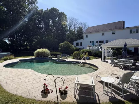 Exterior - 163 Exeter Rd, Hampton Falls, NH 03844 photo 5 of 6