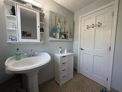Bath - 163 Exeter Rd, Hampton Falls, NH 03844 photo 1 of 6