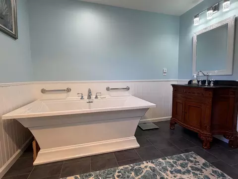 Bath - 163 Exeter Rd, Hampton Falls, NH 03844 photo 5 of 6