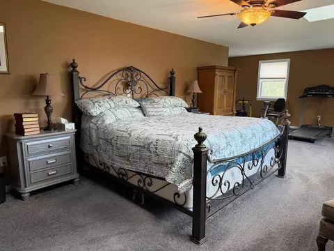 Bedroom - 163 Exeter Rd, Hampton Falls, NH 03844 photo 1 of 6