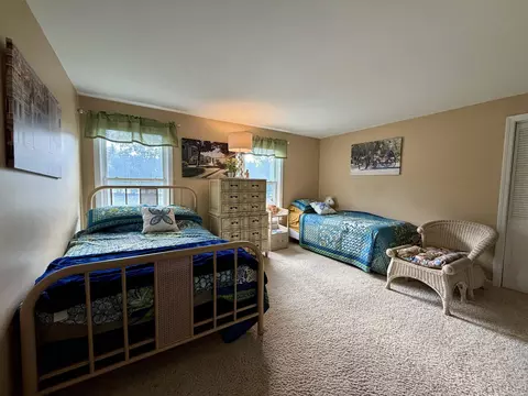 Bedroom - 163 Exeter Rd, Hampton Falls, NH 03844 photo 5 of 6
