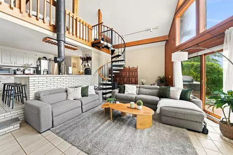 Living - 21 Oak St, Windham, NH 03087 photo 3 of 6