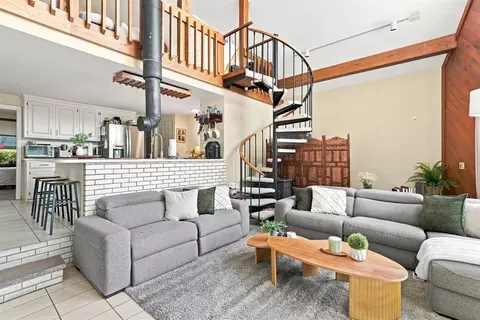 Living - 21 Oak St, Windham, NH 03087 photo 4 of 6