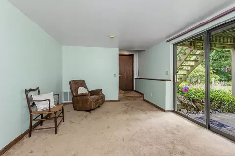 Living - 2 5 Cunningham Dr, Derry, NH 03038 photo 6 of 6