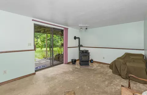 Living - 2 5 Cunningham Dr, Derry, NH 03038 photo 5 of 6