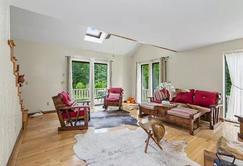 Living - 2 5 Cunningham Dr, Derry, NH 03038 photo 1 of 6
