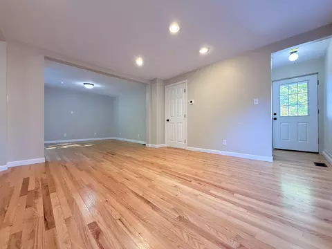 Living - 23 Jackson St, Concord, NH 03301 photo 2 of 5
