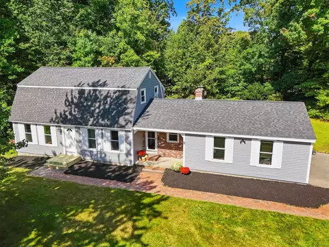 Exterior - 5 Arrowhead Rd, Derry, NH 03038 photo 2 of 7