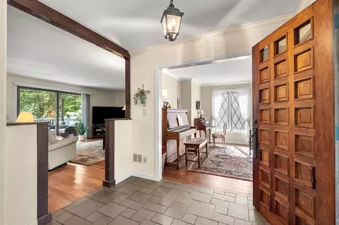 Entry Way - 39 Ashbrook Dr, Hampton, NH 03842 photo 2 of 4