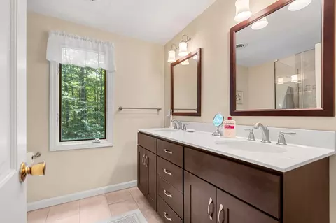 Bath - 39 Ashbrook Dr, Hampton, NH 03842 photo 2 of 5