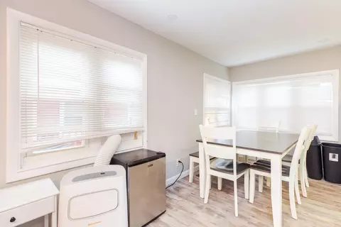 Dining - 4 H St, Hampton, NH 03842 photo 1 of 2