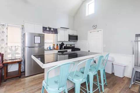 Kitchen - 4 H St, Hampton, NH 03842 photo 5 of 10
