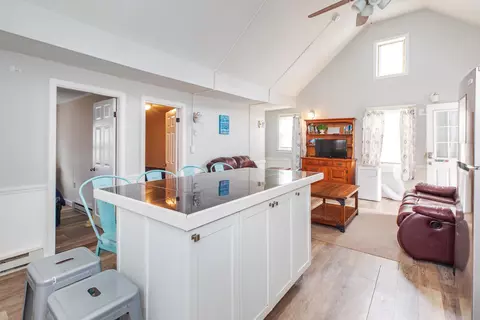 Kitchen - 4 H St, Hampton, NH 03842 photo 2 of 10