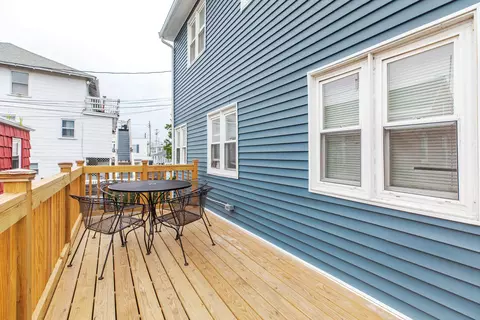 Exterior - 4 H St, Hampton, NH 03842 photo 4 of 4
