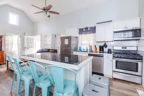 Kitchen - 4 H St, Hampton, NH 03842 photo 1 of 10