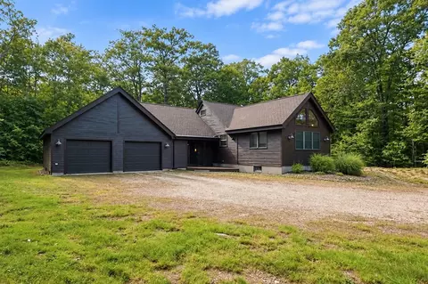 25 Avon Shores Rd, Moultonborough, NH 03254