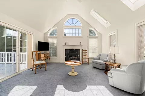 Living - 55 Hampton Meadows Rd #55, Hampton, NH 03842 photo 3 of 5