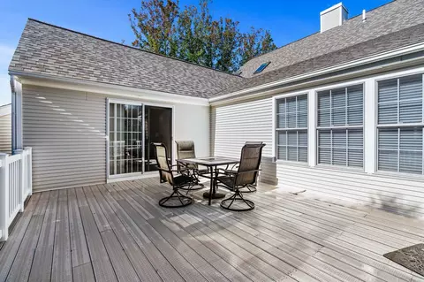 Exterior - 55 Hampton Meadows Rd #55, Hampton, NH 03842 photo 3 of 5