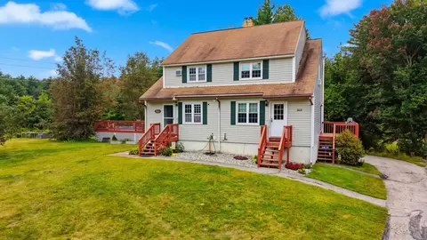 26 Fairway Rd #A, Londonderry, NH 03053