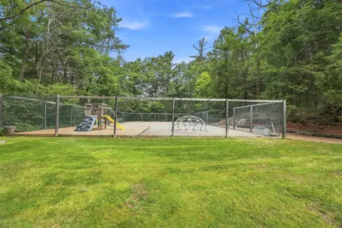 Exterior - 200 Wheel Wright Rd, Hampstead, NH 03841 photo 9 of 11