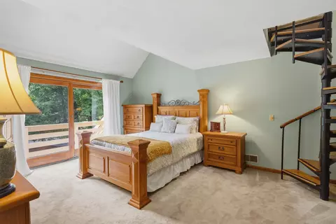 Bedroom - 200 Wheel Wright Rd, Hampstead, NH 03841 photo 4 of 8