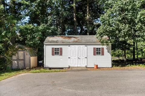 Exterior - 17 Bridle Bridge Rd, Windham, NH 03087 photo 3 of 5