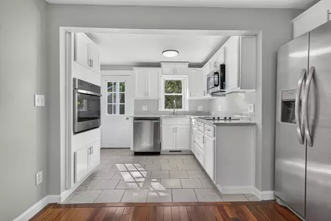 Kitchen - 39 Hillside Ave, Derry, NH 03038 photo 1 of 1