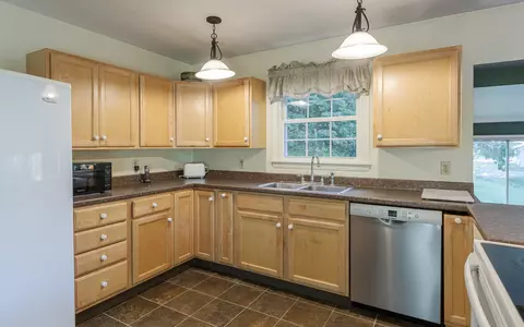 Kitchen - 138 North Rd, Walpole, NH 03608 photo 6 of 7