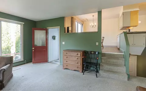 Living - 138 North Rd, Walpole, NH 03608 photo 2 of 5