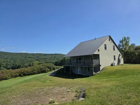 Exterior - 135 Winterbell Dr, Dummerston, VT 05301 photo 5 of 9