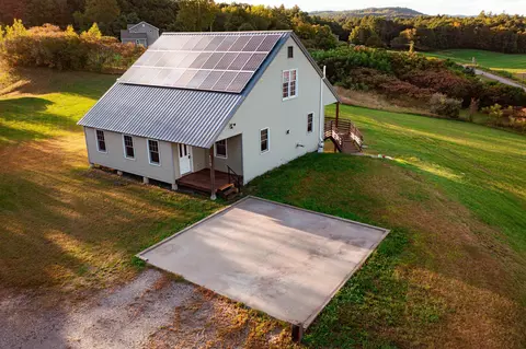 Exterior - 135 Winterbell Dr, Dummerston, VT 05301 photo 3 of 9