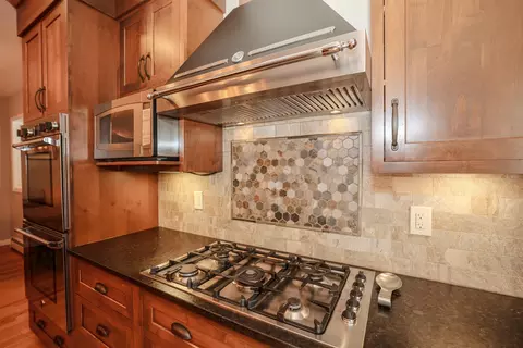 Kitchen - 21 Barberry St, Hooksett, NH 03106 photo 3 of 6
