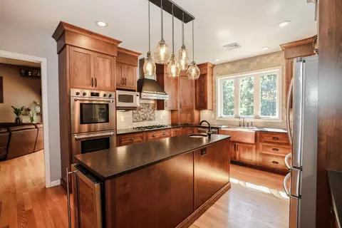 Kitchen - 21 Barberry St, Hooksett, NH 03106 photo 5 of 6
