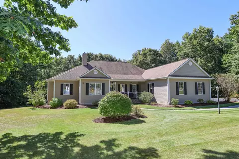 21 Barberry St, Hooksett, NH 03106