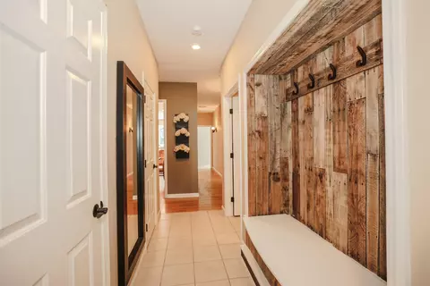 Entry Way - 21 Barberry St, Hooksett, NH 03106 photo 4 of 5
