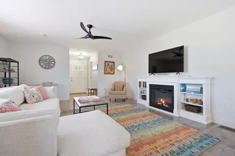 Living - 30 Apple Way, Epping, NH 03042 photo 1 of 4