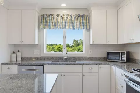 Kitchen - 30 Apple Way, Epping, NH 03042 photo 1 of 3