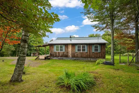 403 Jills Hill Rd, Lyndonville, VT 05851