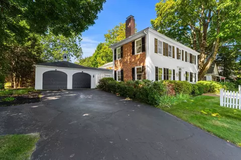 33 Main St, Hollis, NH 03049
