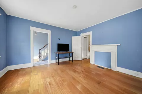 Living - 34 West St, Concord, NH 03301 photo 2 of 3
