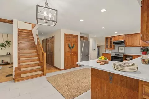 Entry Way - 9 Millstream Dr, Exeter, NH 03833 photo 1 of 3