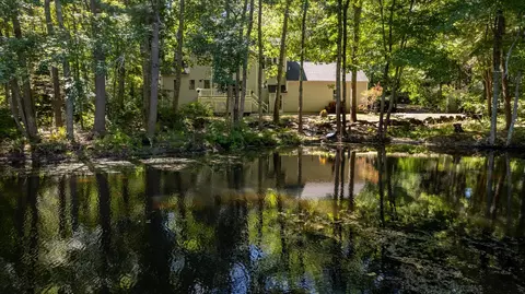 Exterior - 9 Millstream Dr, Exeter, NH 03833 photo 6 of 7