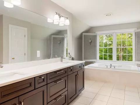 Bath - 747 Terrace Dr, Williston, VT 05495 photo 4 of 8